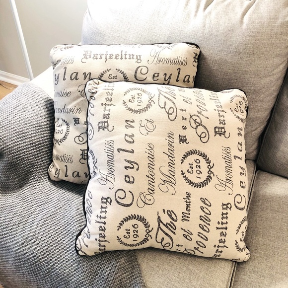 Signature Design by Ashley Decorative Pillows and Blankets Lanston Pillow ( Set of 4) A1000997